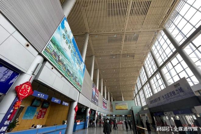 唐山机场出发值机柜台上方大牌广告投放三女河机场大屏广告(图3)