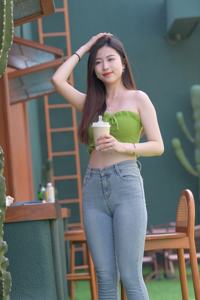 人妻被又粗又大捣出了白浆(图1)