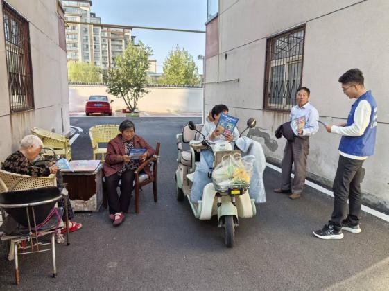 开封移动：反电信诈骗宣传走进社区(图2)