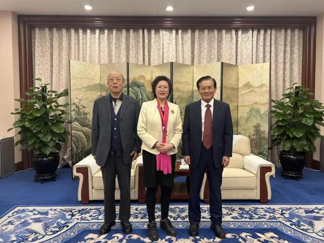 同元熙连续获“中国制造·消费者信赖品牌”奖王洪英出席峰会(图3)