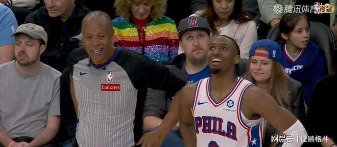 小卡29+4+6难阻15分惨败赛后拥抱纳斯(图4)